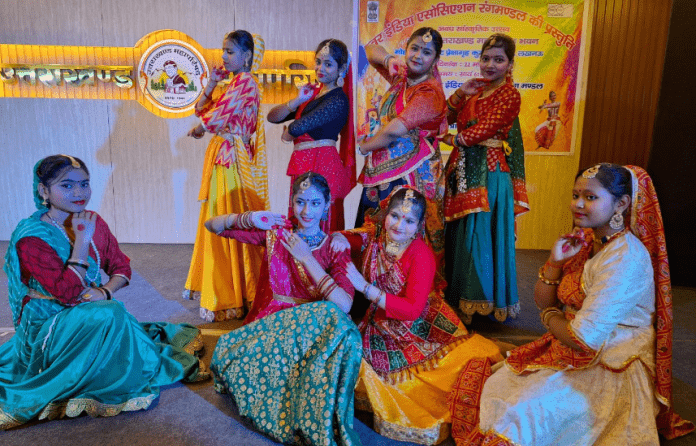 awadhi geet dance